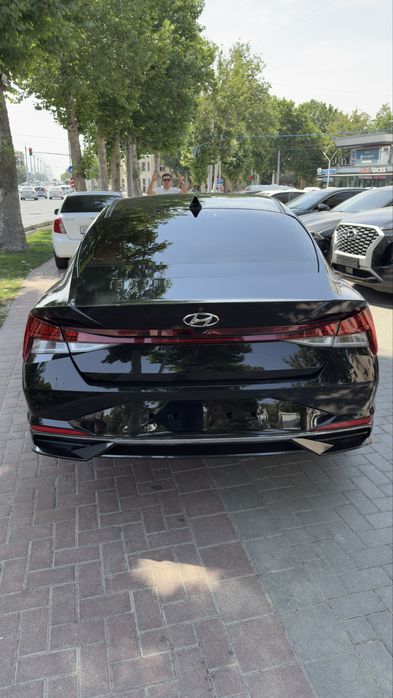Hyundai Elantra 2021