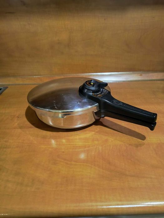 Тиган с капак и термовинтил