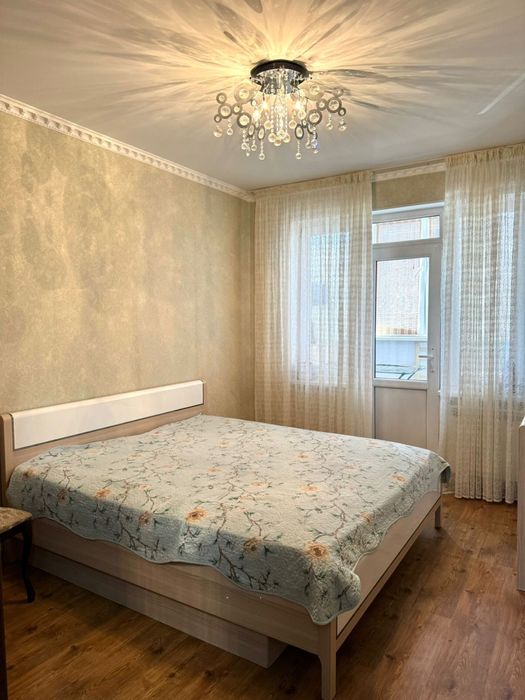 Кровать с комодом