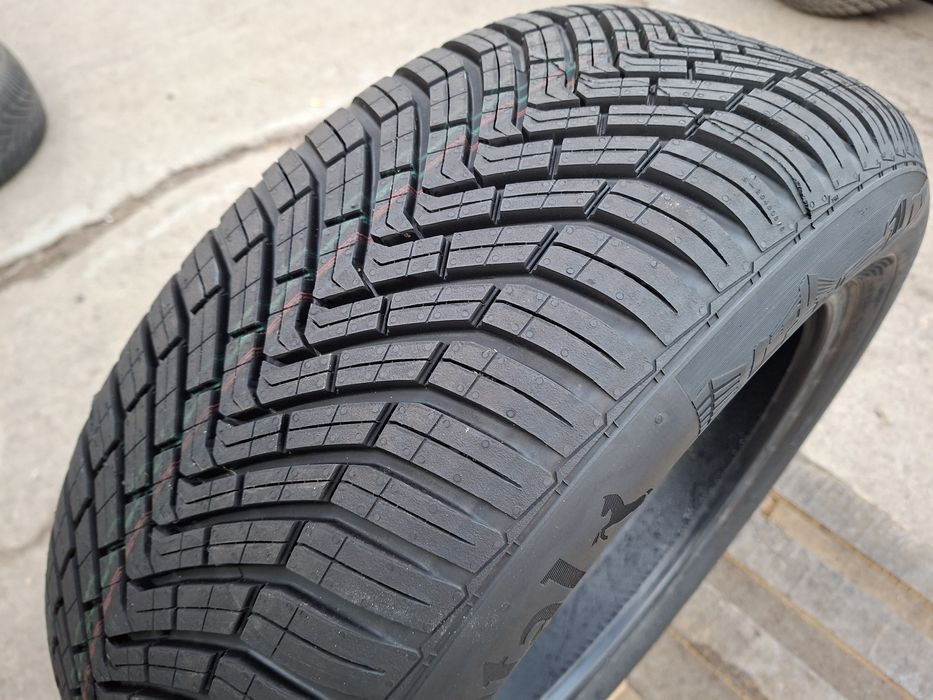 1бр. Нова 215/55/17 Continental All Season Contact