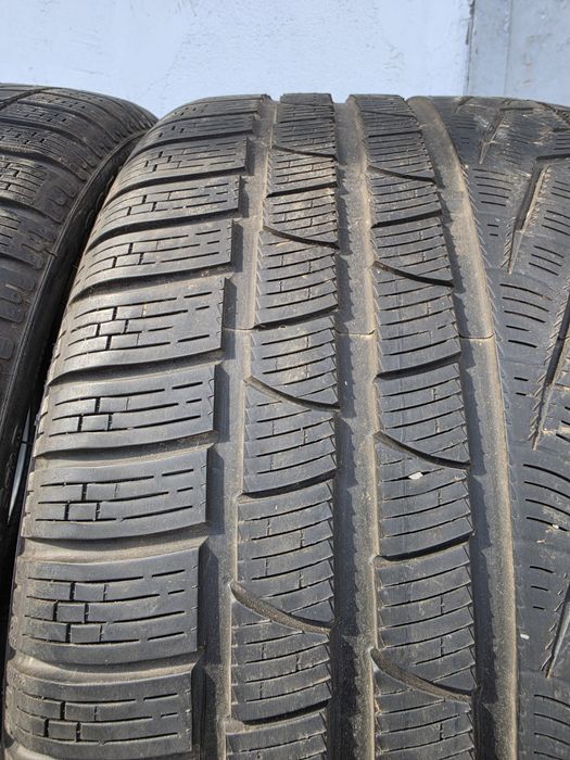 2 бр. зимни гуми 295/30/20 Pirelli NO DOT 4318 5,5-6 mm