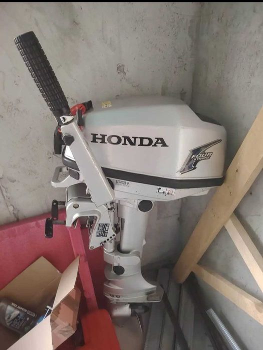 Vand barca TERHY 385 + motor Honda + peridoc