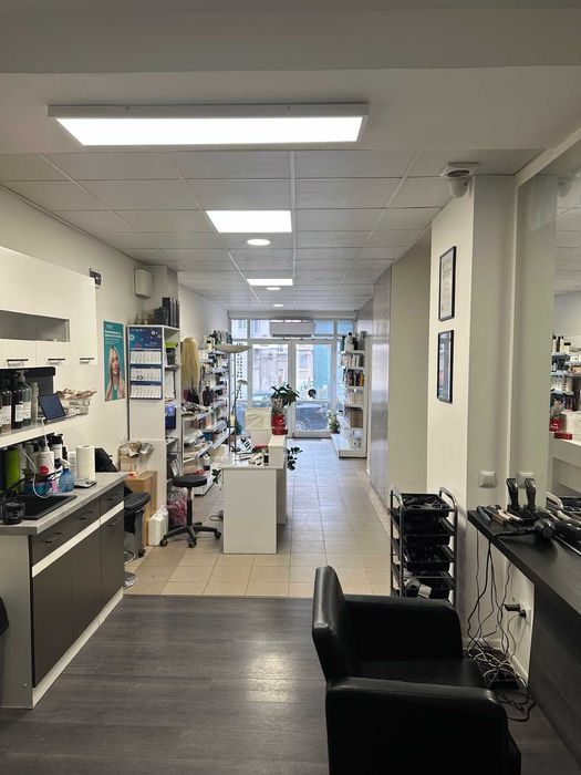 Дава се под наем Магазин в Казанлък - 65 кв.м за 448.8 € - Снимка #2