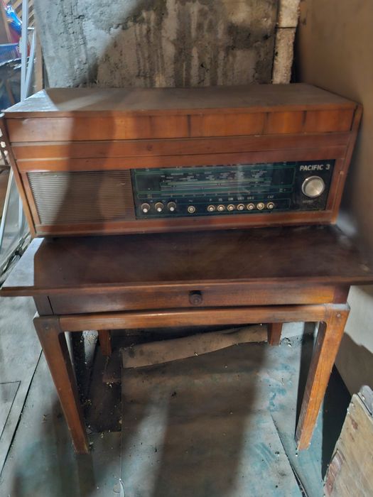 Radiou cu picap in stare buna pacific 3