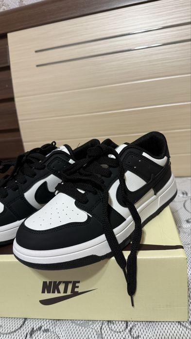 Новые кроссовки уни