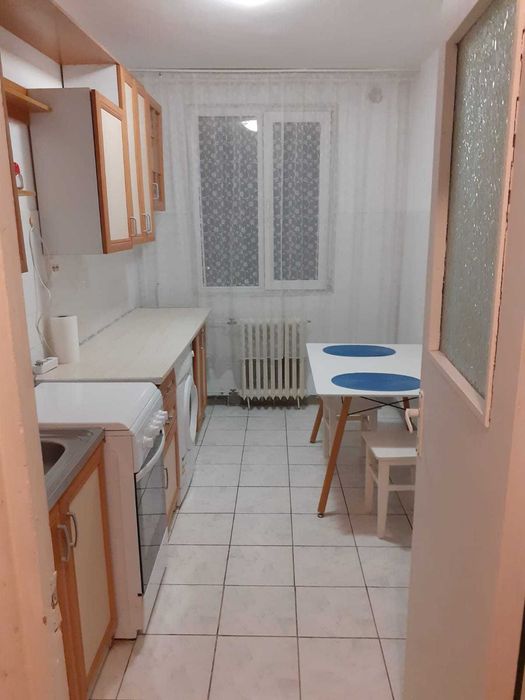 Proprietar închiriez apartament doua camere zona Olimpia