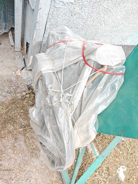 Yem ishlab chiqarish uchun bunker va shnek sotiladi