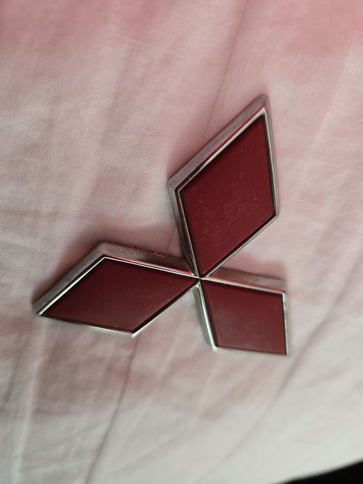 Емблема за Мицубиши