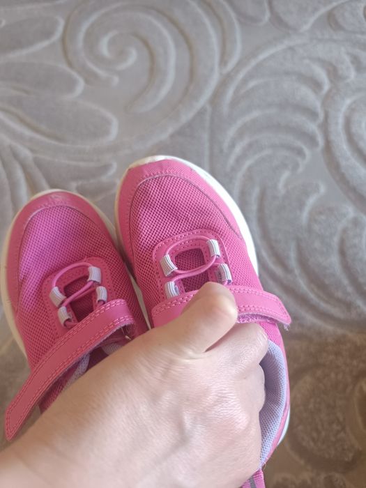 Продам Кроссовки,30 р