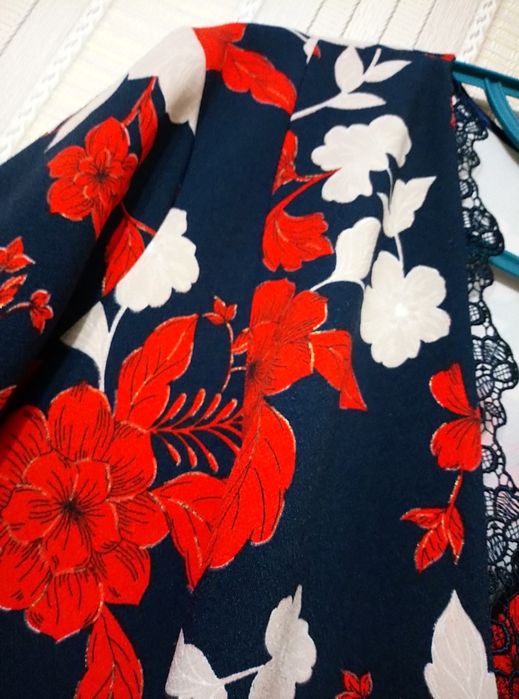 Цветное платье с запахом