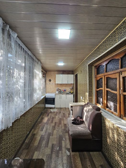 Продается 4 ком. Квартира на 2 этаже площадью 80 кв.м. В Микрорайоне