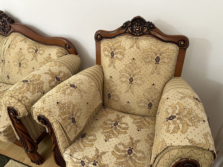 Продам диван и 2 кресла для гостиной