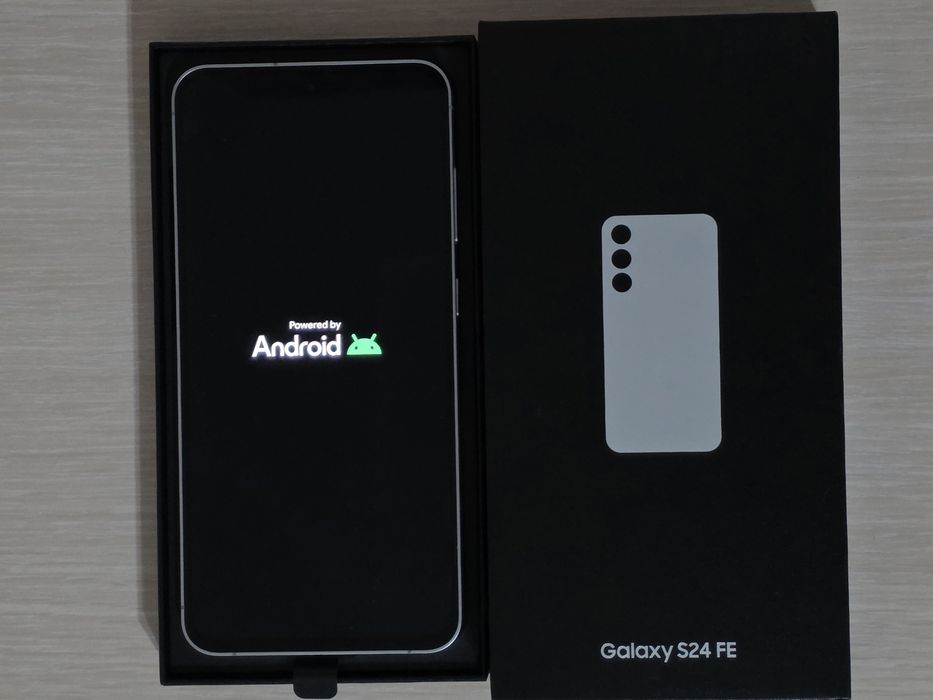 Galaxy S24 FE 8/256 (в отличном состоянии/как новый)