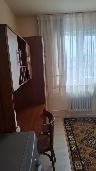 Închiriez garsoniera