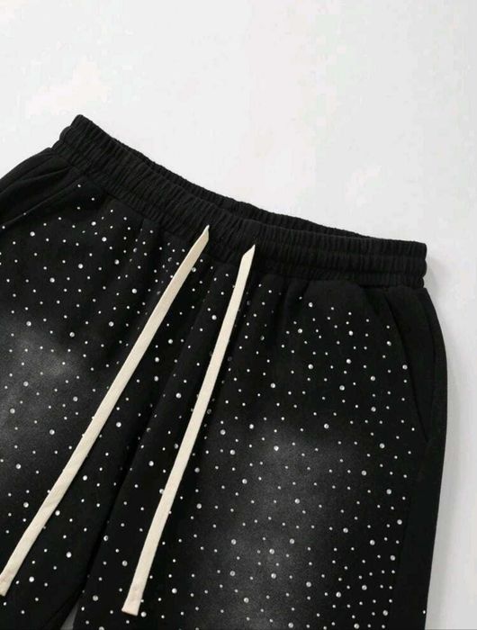 Pantaloni scurți bărbătești cu pietre aplicate