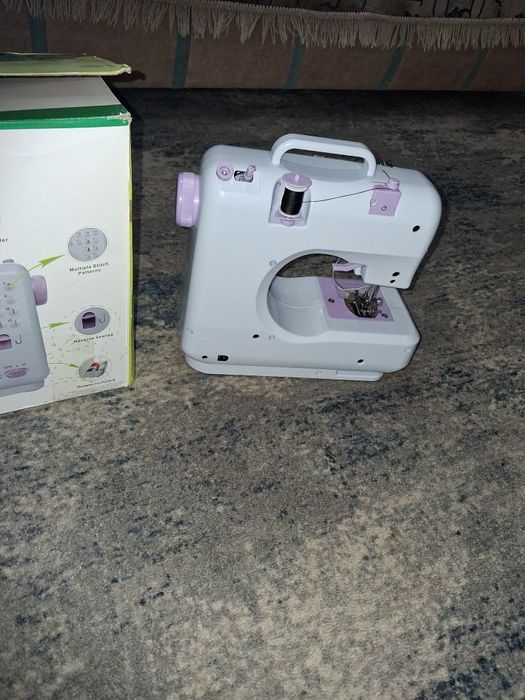 Швейная мини машинка