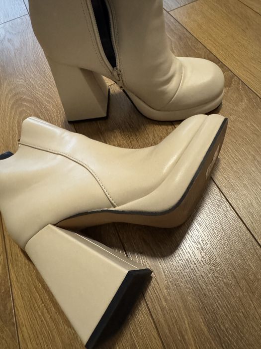 Бежави боти reserved нови