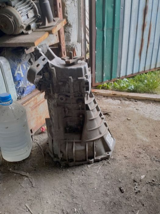 Запчасти на Мерседес 210