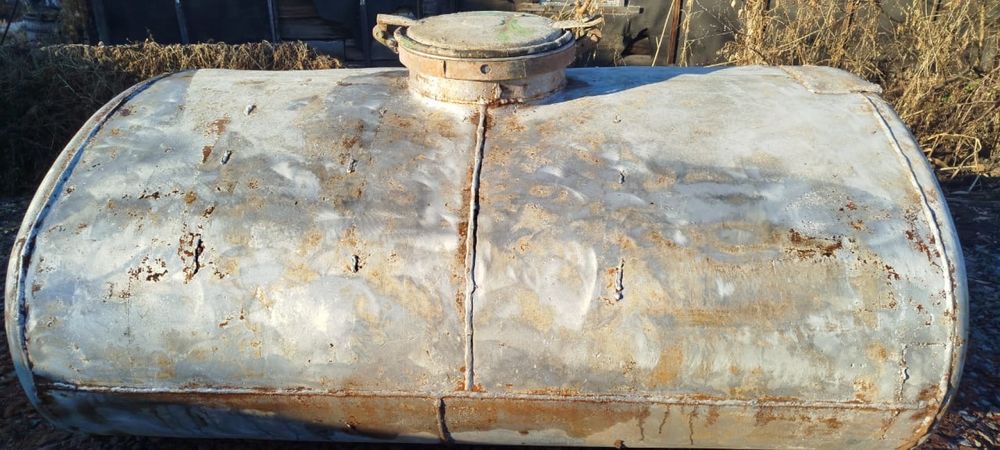 Продам алюминивую ёмкасть 2000л