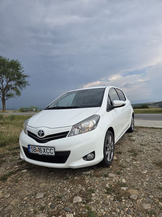 TOYOTA Yaris 2012