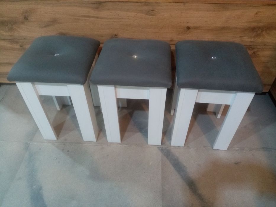 Продам новые кухонные табуретки!