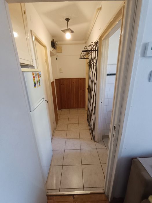 De vânzare apartament 2 camere cu garaj
