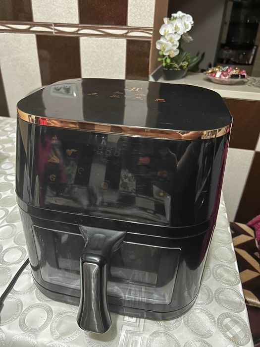 Friteuza cu Aer Cald AT PERFORMANCE®, capacitate 10 L, display digital