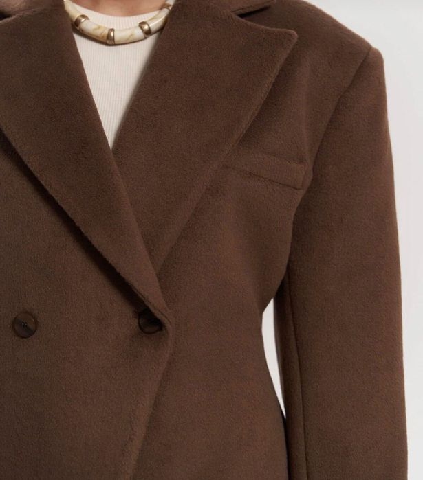 Палто супер качество цената е 150 евро