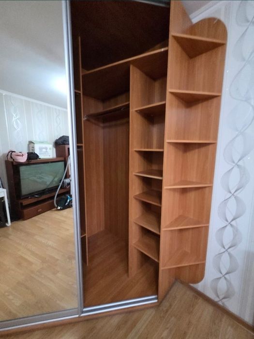 Продам шкаф шифонер есть доставка