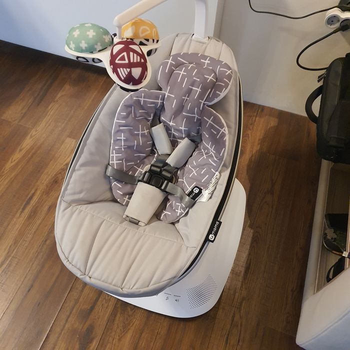 Електрическа бебешка люлка mamaRoo 5.0 + подарък подложка
