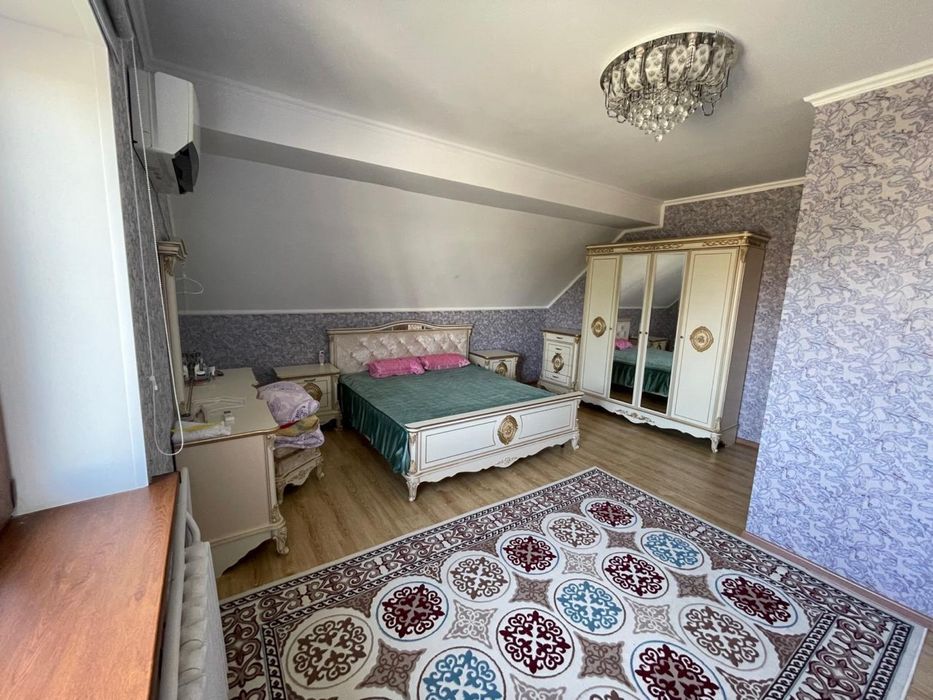 Уй сатылады 5 бөлмелі