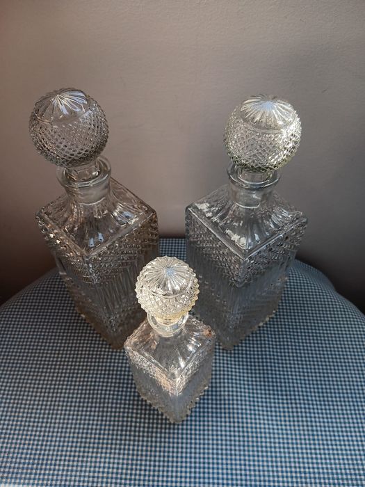 Decantor vechi Românesc din perioada comunista ,Tuică ,Rachiu,Whiskey