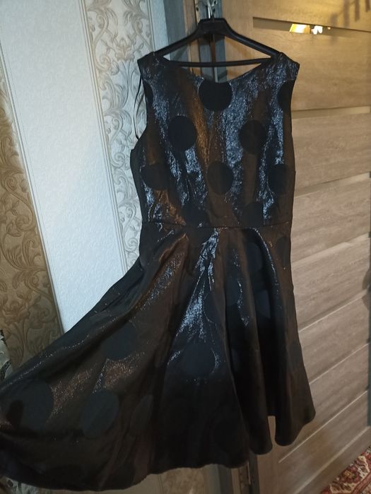 Продам платье чёрное,новое