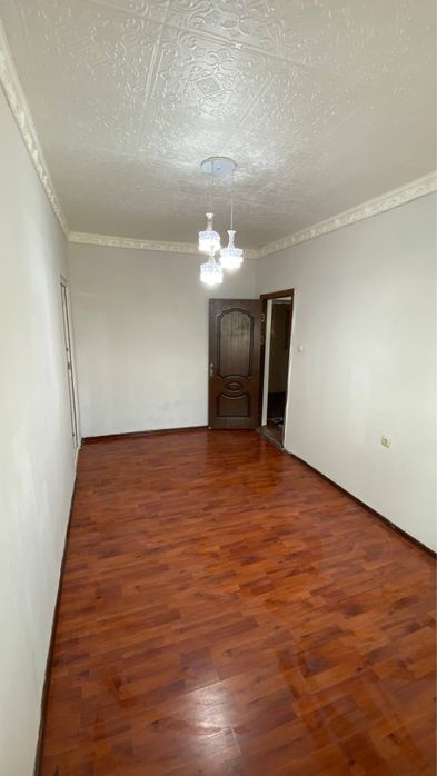 Срочно Продаеться 1-ком квартира городе Чирчике 10-микрарайоне