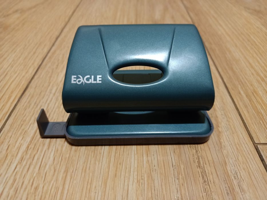 Дырокол Eagle 12 листов