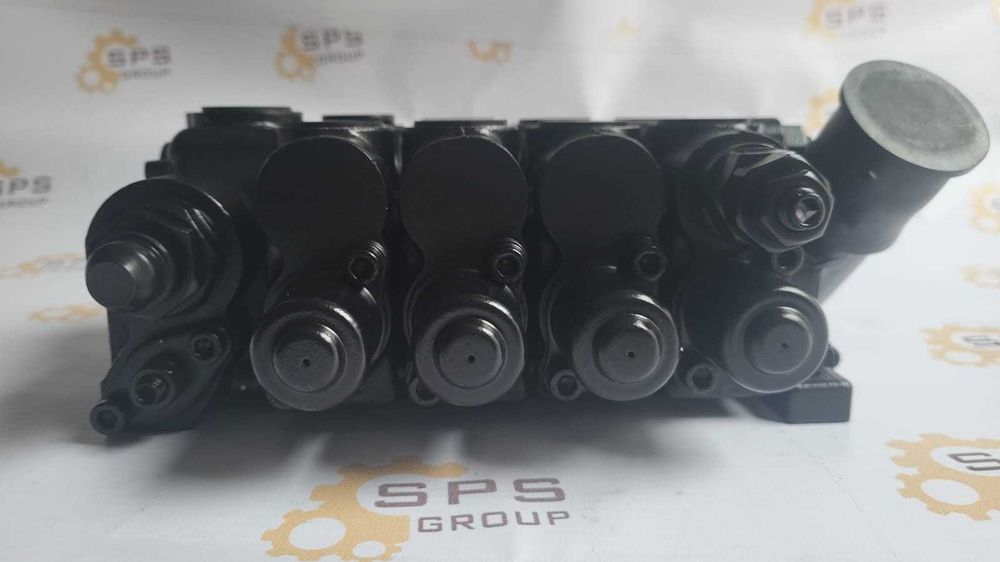 Гидрораспределитель 4-х секционный