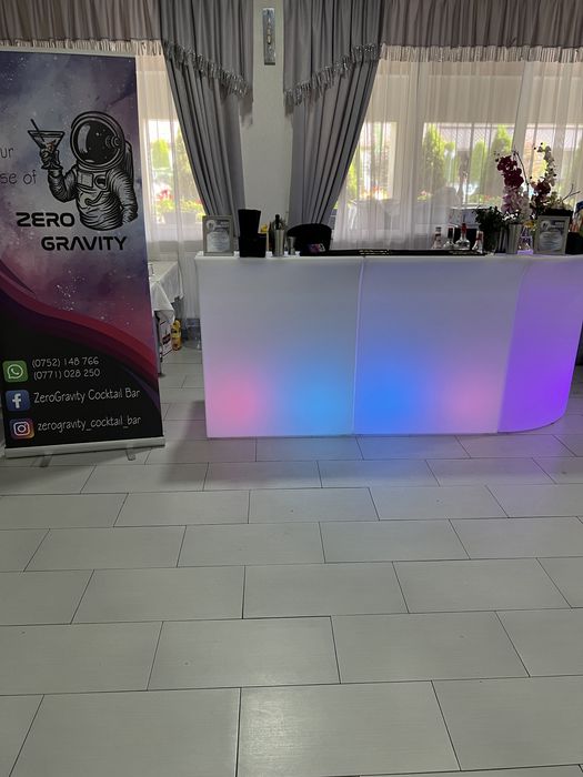 Vand corpuri cocktail bar