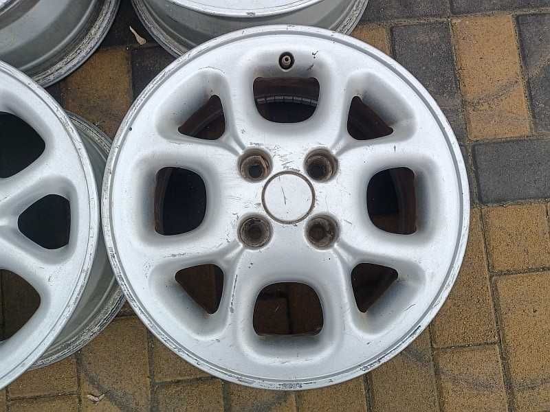 Продам оригинальные легкосплавные диски на Renault