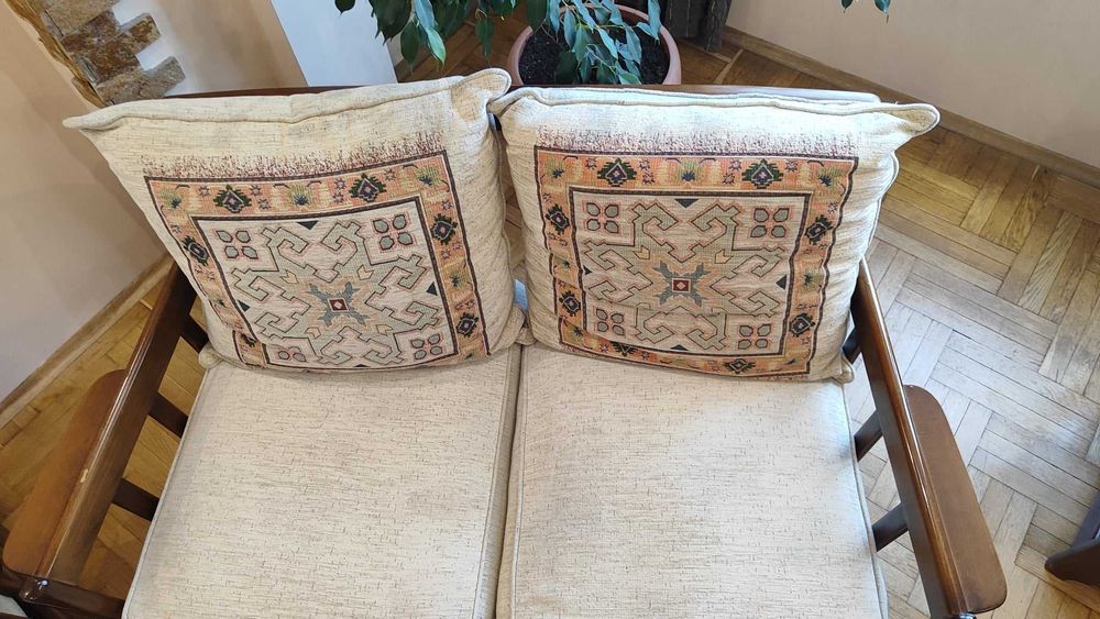 Винтидж италианска холова гарнитура от масивно дърво