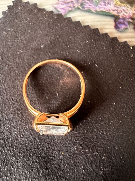 Продам золотое кольцо