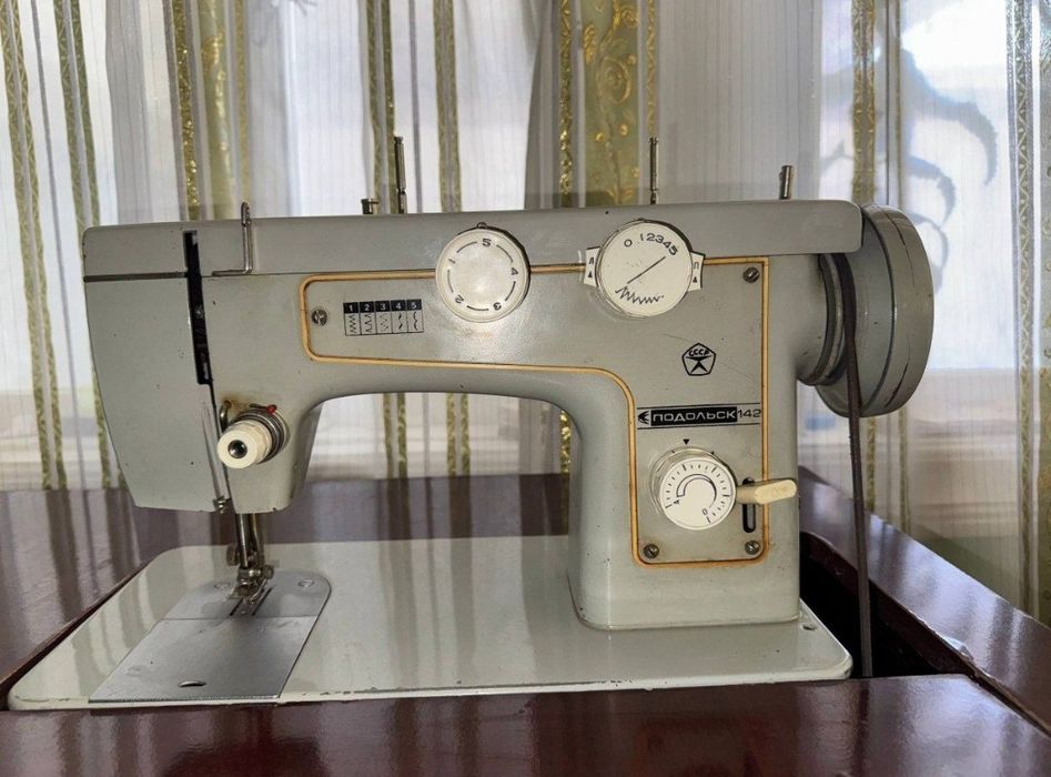 Швейная машинка - Подольск 142. Tikuv mashinasi - Podolsk 142.