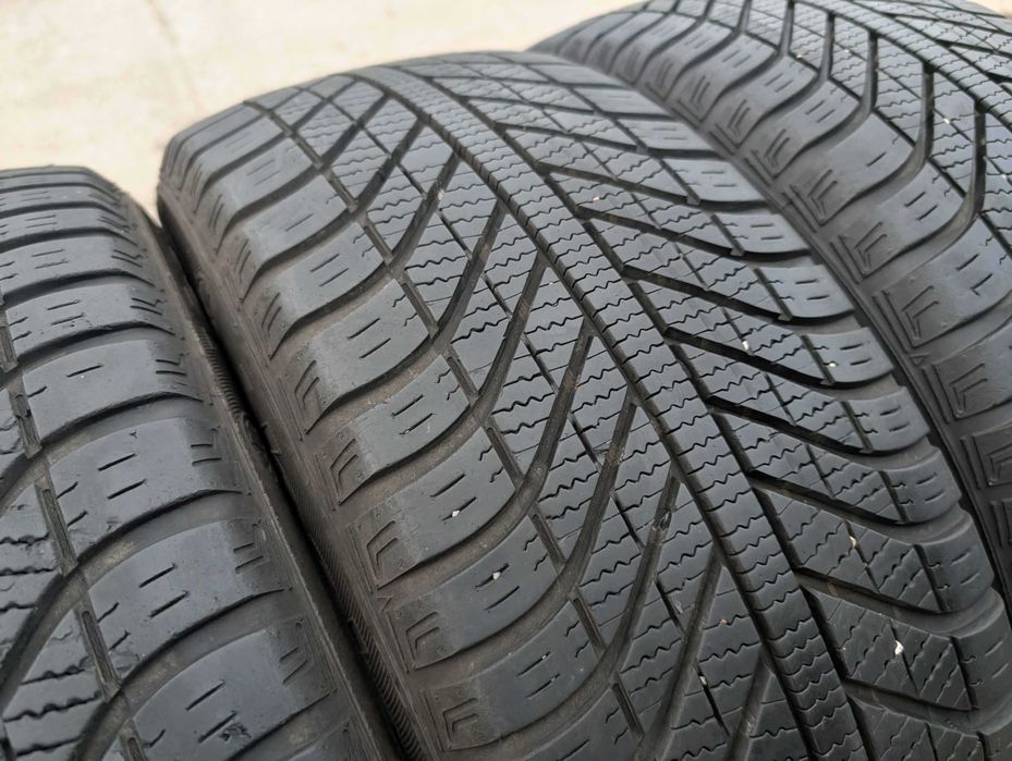205/55 R16 • All Season • Goodyear Vector 4Seasons 94V | 2 buc | Pret/buc