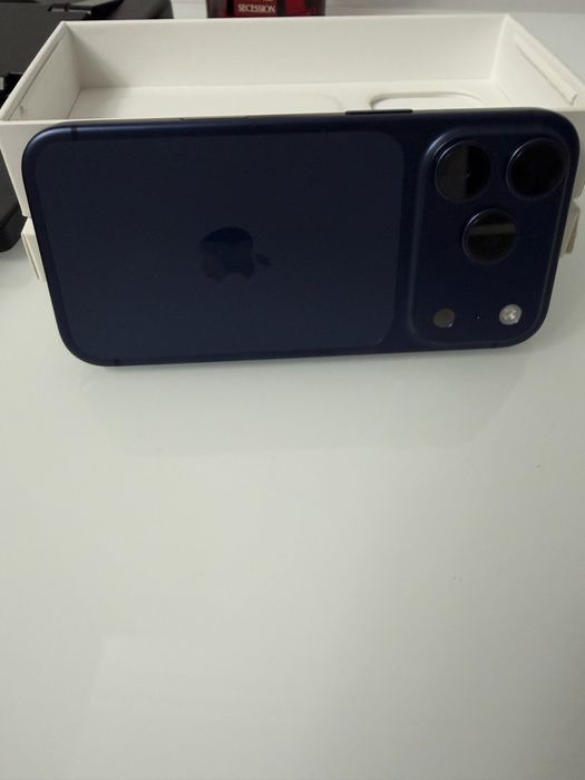 Iphone 17 Pro Albastru