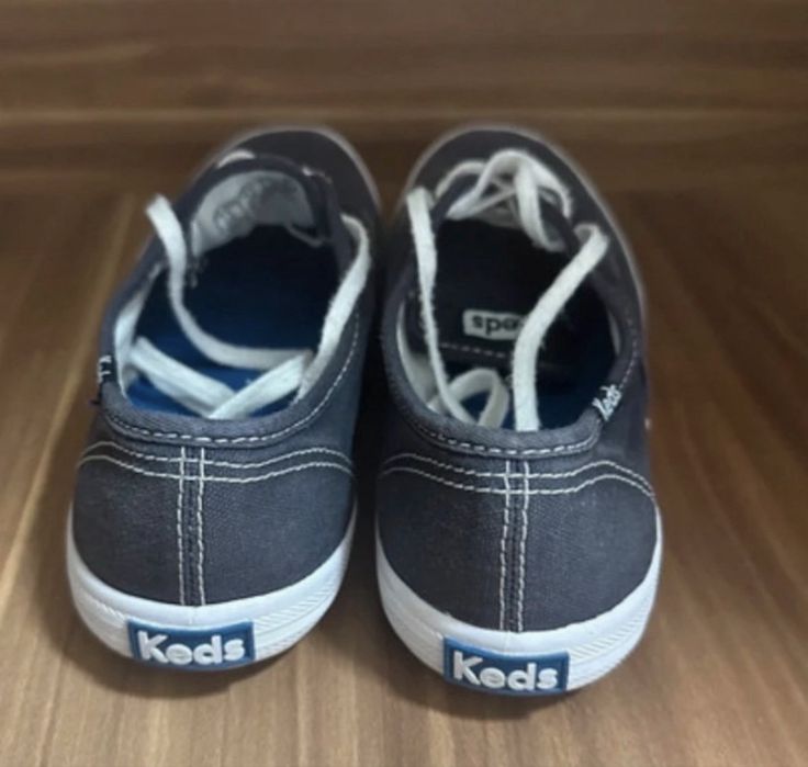 Tenisi keds comozi