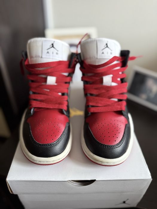 Adidasi AIR JORDAN 1 Mid