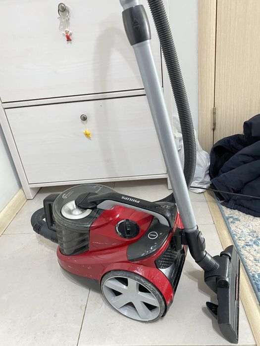 Подам пылесос Philips бу рабочий