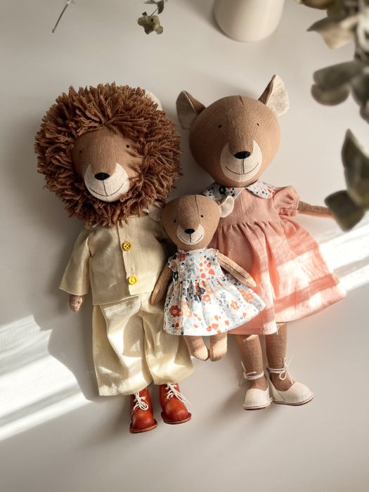 Игрушки ручной работы с одеждой