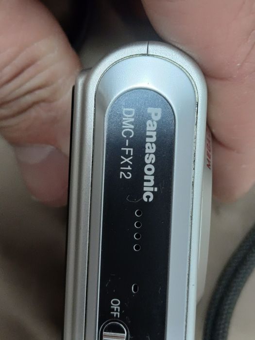 Panasonic Lumix DMC-FX12
Stare foarte buna
Are incarcator