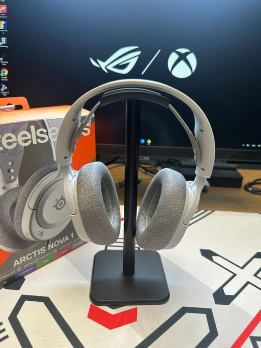 СРОЧНАЯ ПРОДАЖА steelseries arctis nova 1