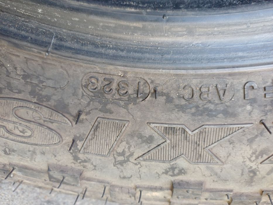 Гуми 205/70/15 Максис